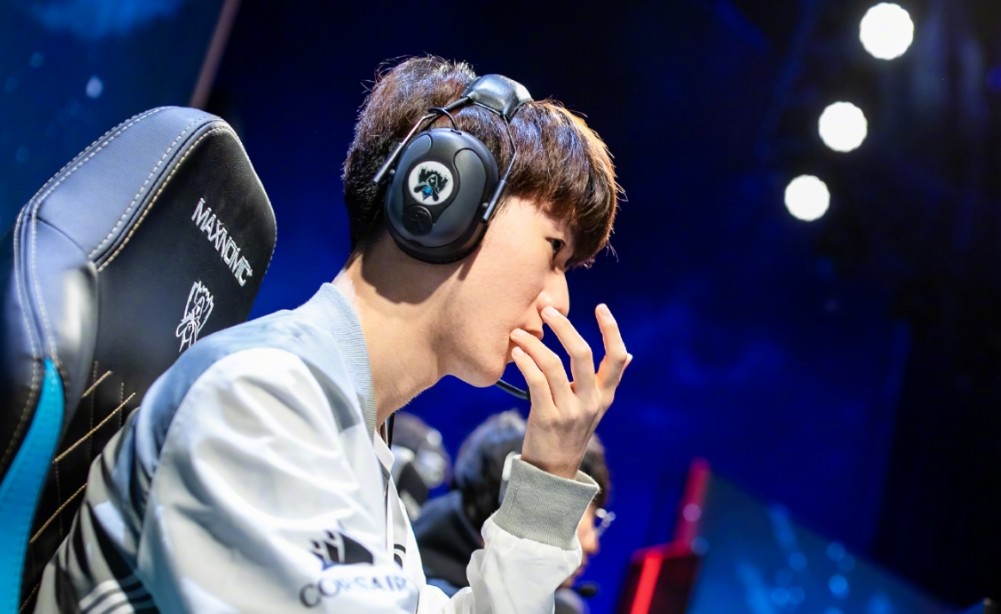 九游体育-关于TheShy连续十五场比赛得分超过问鼎冠军,曼联挑战极限!的信息