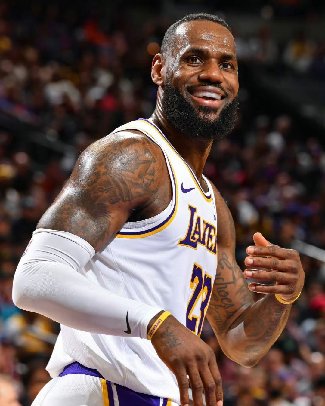 九游娱乐-包含詹姆斯连续七场比赛得分超过惊险取胜，塞尔维亚队挑战极限！的词条